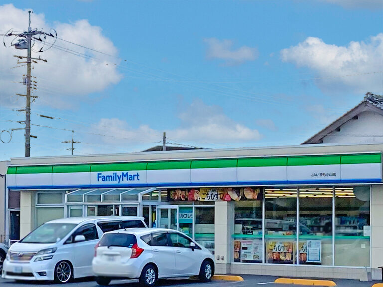 ファミリーマートJAいずも小山店まで384m (徒歩5分)