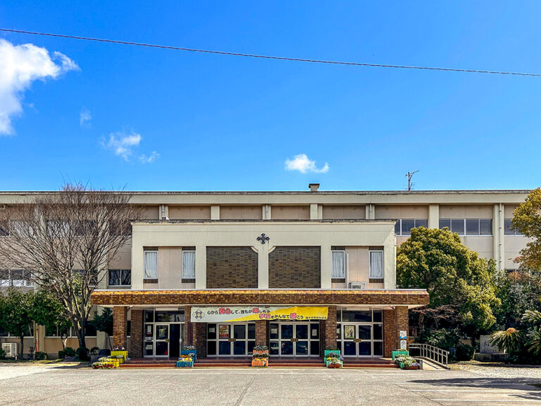 米子市立福米中学校まで923m （徒歩12分）