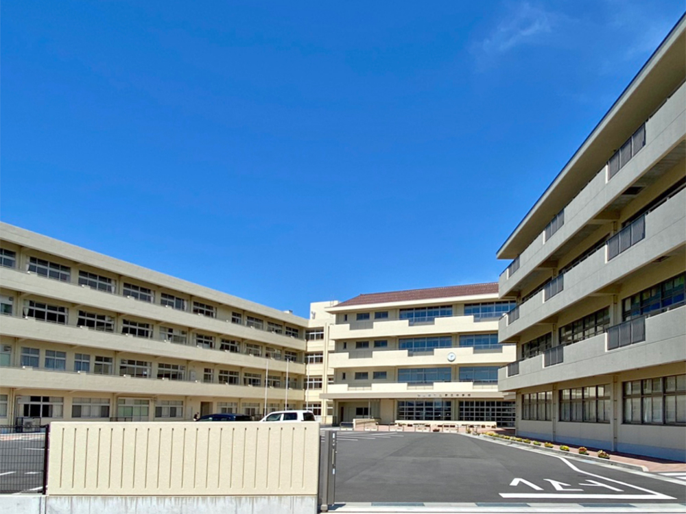 出雲市立第三中学校まで1296m （徒歩17分）