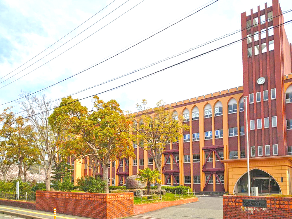 鳥取市立東中学校まで1112m （徒歩14分）