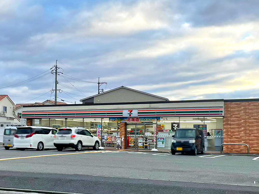セブンイレブン鳥取緑ヶ丘1丁目店まで693m （徒歩9分）