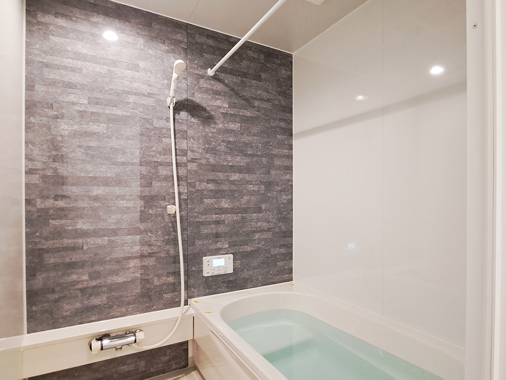 【浴室】セキスイ製｜ゆとりの1坪サイズ、高断熱浴槽、換気暖房乾燥機つき。※写真はイメージです。