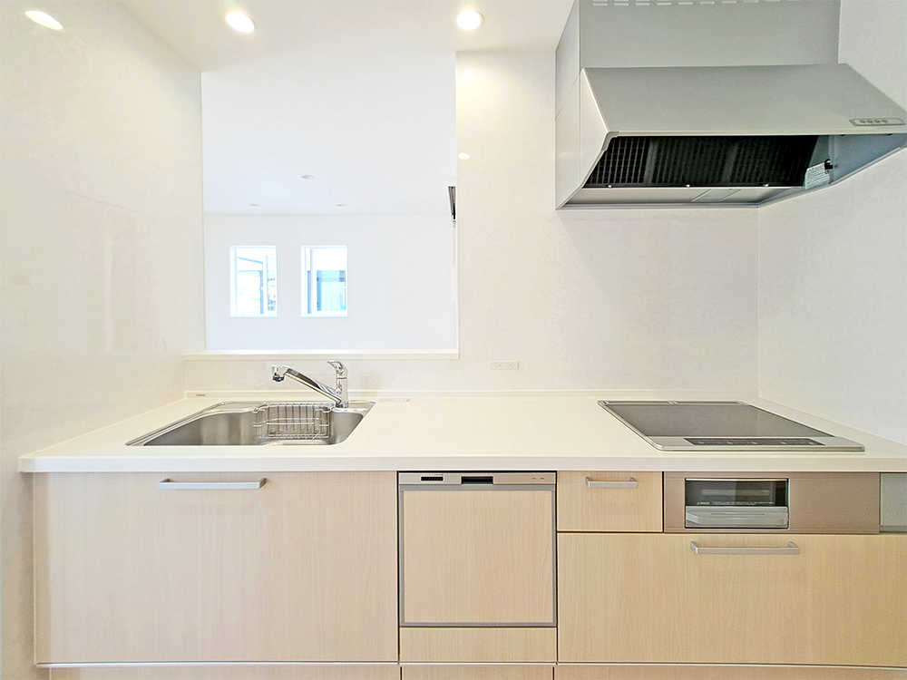 【キッチン】クリナップ製｜お手入れラクラクIHヒーター、食器洗浄乾燥機つき。キッチン背面にパントリー付き！※写真はイメージです。