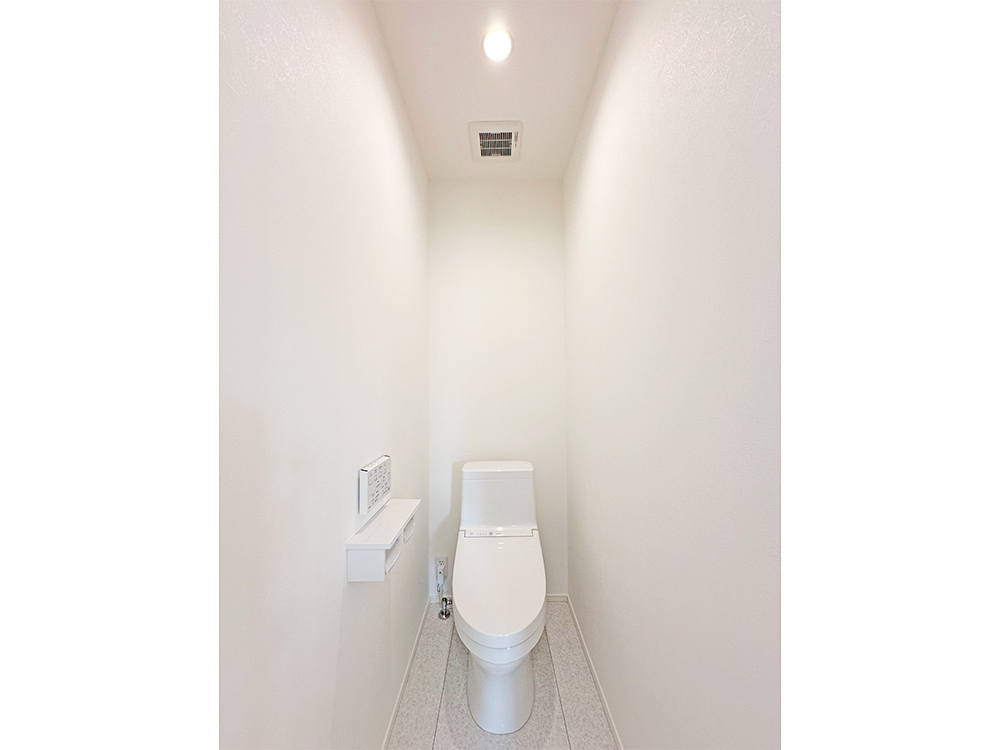 【トイレ】リクシル製｜地球環境に配慮した、強力洗浄の超節水トイレです。※写真はイメージです。