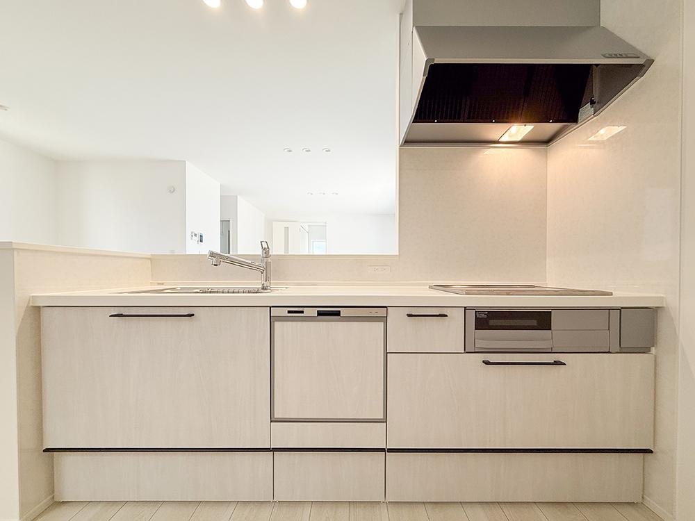 【キッチン】クリナップ製｜お手入れラクラクIHヒーター、食器洗浄乾燥機つき。※写真はイメージです。