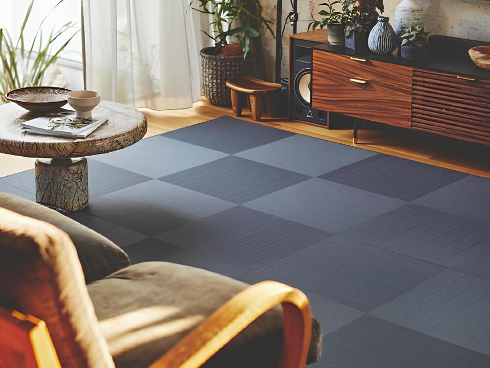 【テキスタイルフロア（3.8帖）】子どもやペットにもやさしい素材のテキスタイルフロア。転んでも安心なやわらかさと、防音性・防滑性を兼ね備えています。※イメージです※写真はイメージです。