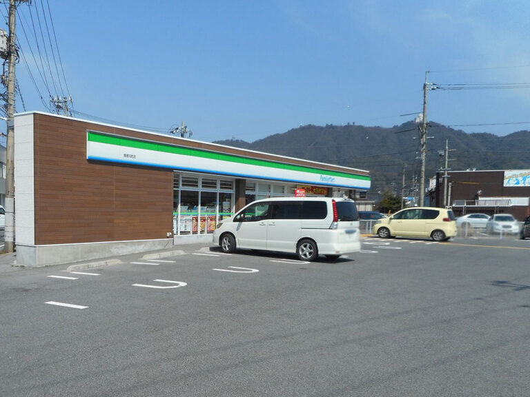 ファミリーマート境港元町店まで532m(徒歩7分)