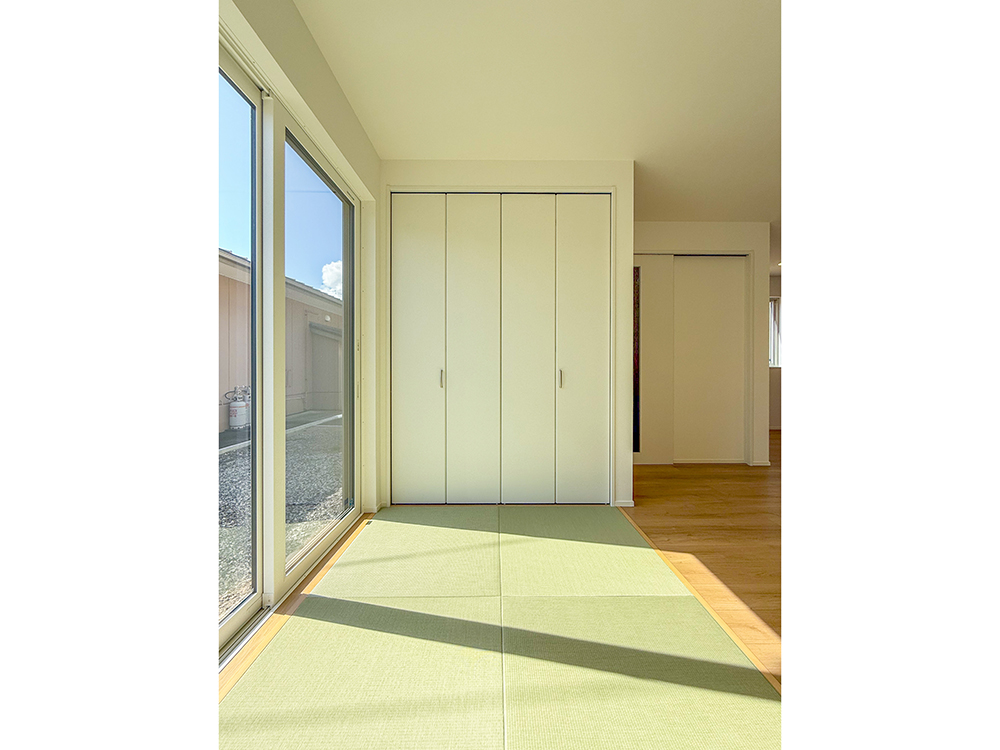 【収納付きタタミコーナー(3帖)】リビング横のタタミコーナー。冬はこたつを置いて家族団らん♪※写真はイメージです。