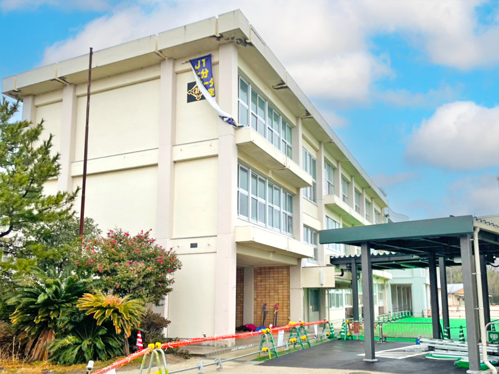 鳥取市立浜坂小学校まで354m （徒歩5分）