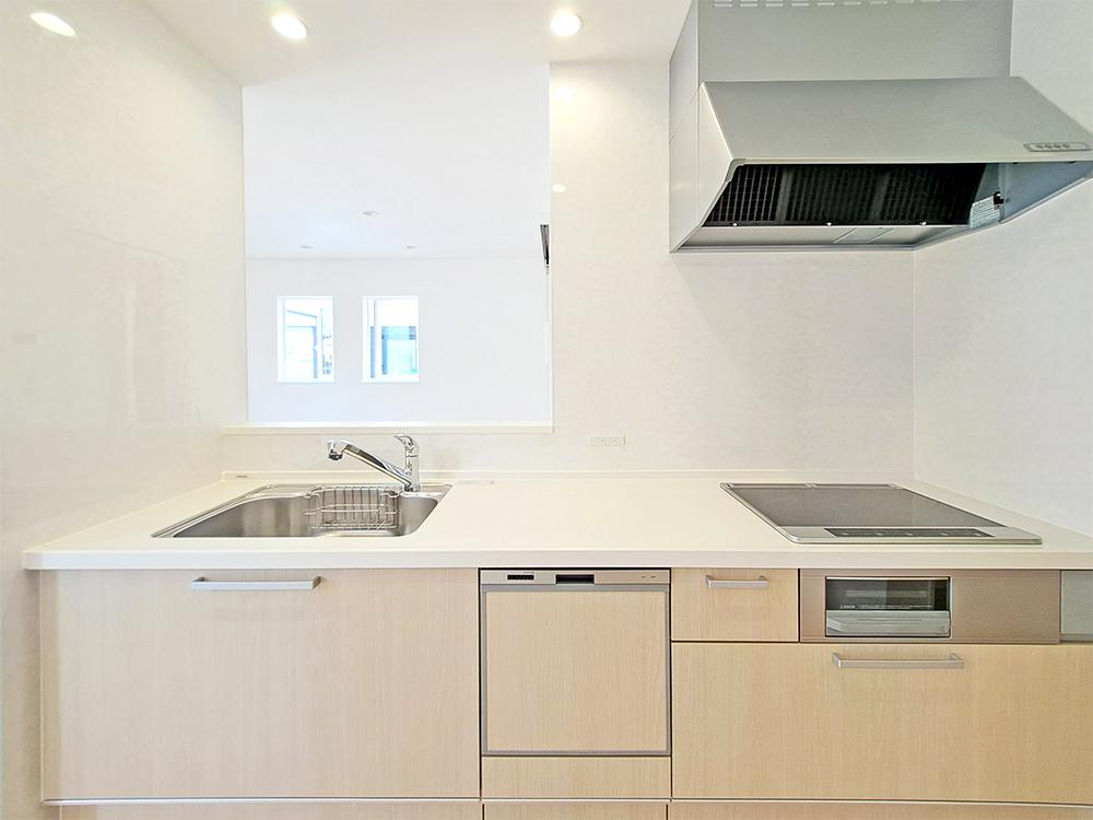 【キッチン】クリナップ製|お手入れラクラクIHヒーター、食器洗浄乾燥機つき。キッチン横にパントリー付き!※写真はイメージです。