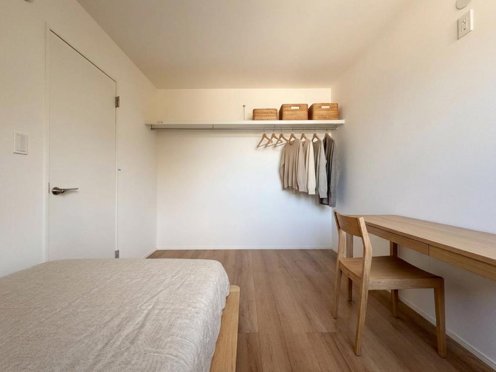 【収納付き居室（4.5帖、6帖）】建具の引きしろを気にせずお部屋を使えるオープン収納を設けたお部屋です。※写真はイメージです。