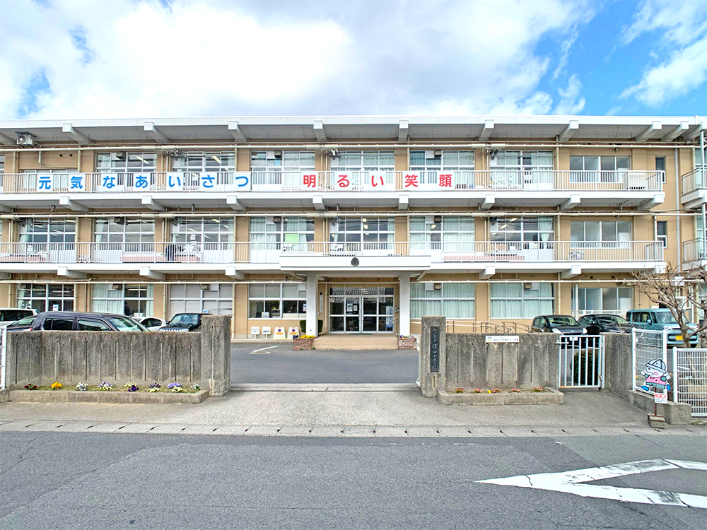 松江市立津田小学校まで914m （徒歩12分）