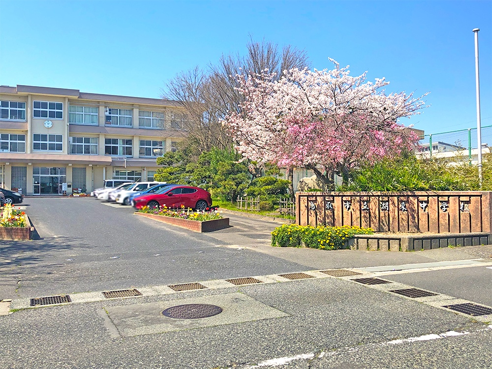 鳥取市立湖東中学校まで1710m （徒歩22分）