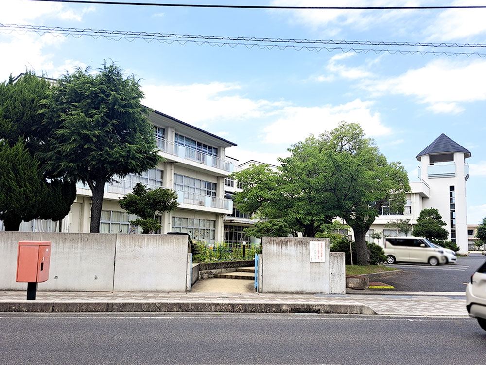 安来市立十神小学校まで1264m (徒歩16分)