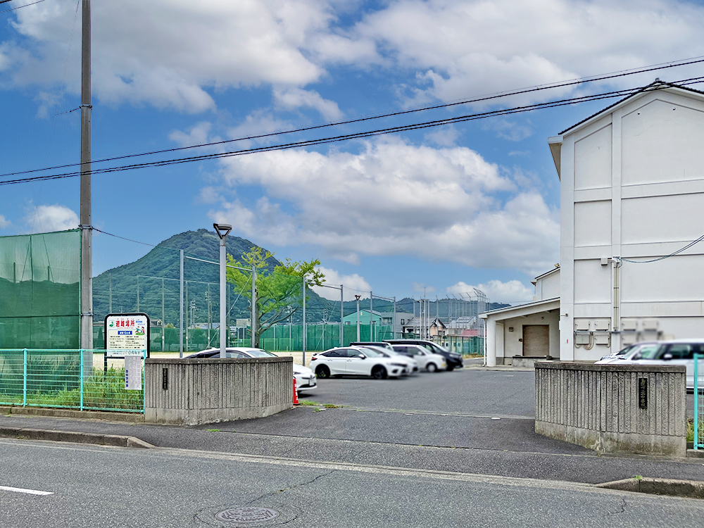 鳥取市立西中学校まで600m （徒歩8分）