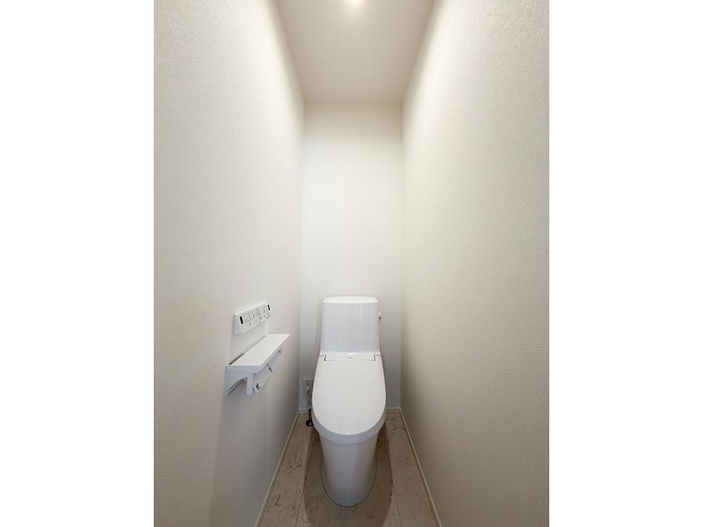 【トイレ】リクシル製｜地球環境に配慮した、強力洗浄の超節水トイレです。※写真はイメージです。