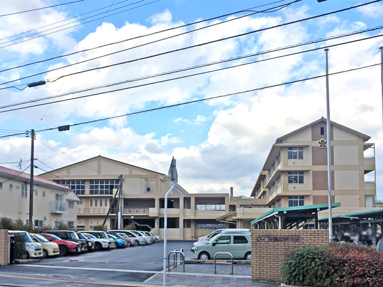 出雲市立第二中学校まで1882m （徒歩24分）